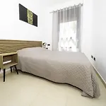 Precioso Con Terraza Y Piscina
